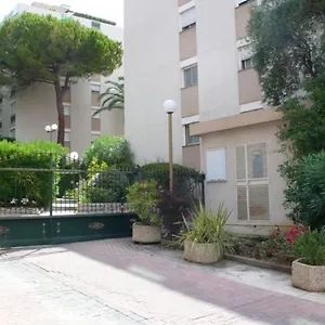 https://appartement-le-saint-james.fr-provencehotel.com